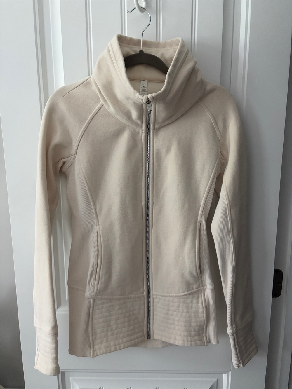 Lululemon Women's Radiant Jacket II- Funnel Neck Sz 6